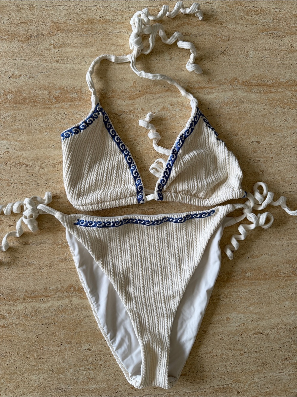 Dippin Daisys Cream Wave Stitched Contrast Trim Bikini Set